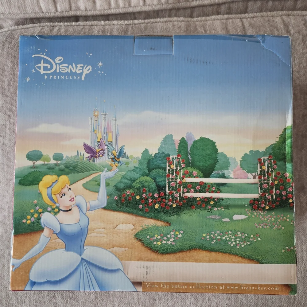 Disney Cinderella Porcelain Keepsake Doll & Horse Collectible NRFM Vintage - Picture 5 of 13